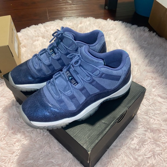 jordan 11 blue moons